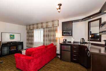 בית מלון כפרי Quality Inn & Suites