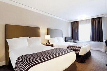 Sandman Hotel Vancouver Airport