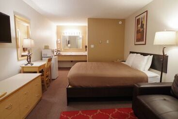 בית מלון כפרי Canadas Best Value Inn And Suites Fernie
