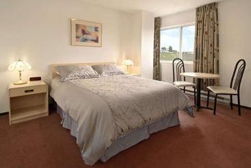 فندق Ramada Limited Dawson Creek