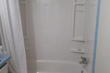 هتل Westwood Inn  And Indoor Water Park
