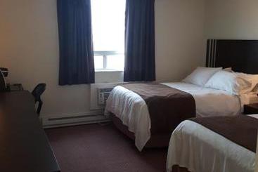 هتل Westwood Inn  And Indoor Water Park