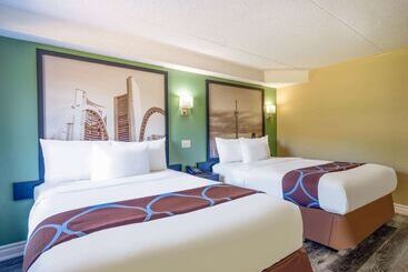 فندق على الطريق Super 8 By Wyndham Toronto East On
