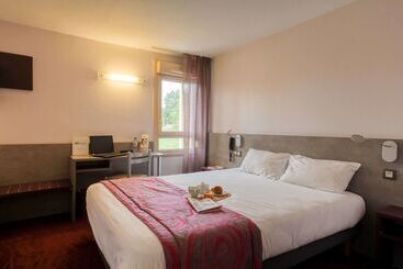 Brit Hotel Les Evens