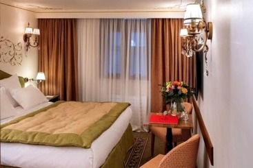 Отель De La Loze