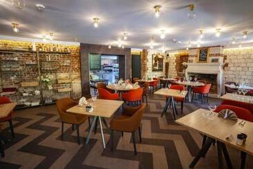 酒店 Logis Hôtel & Restaurant   Les Hauts De Montreuil