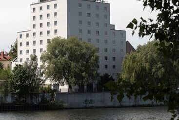 هتل Ibis Styles Berlin Treptow