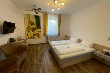 ホテル Gasthof Zum Storch