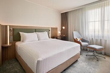 هتل Courtyard By Marriott Dortmund