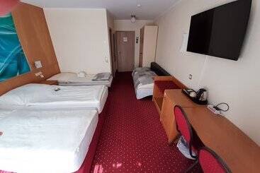 בית מלון כפרי & Restaurant Wilhelm Von Nassau