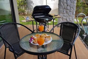 Acasia Pool Villa Resort