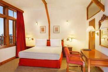 Clarkes Hotel, A Grand Heritage Hotel Since 1898