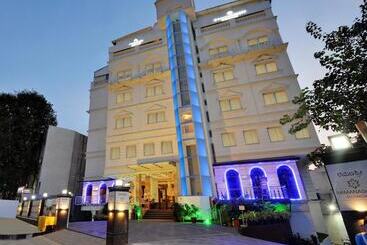 호텔 Ramanashree Richmond