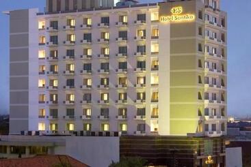 فندق Santika Pandegiling Surabaya