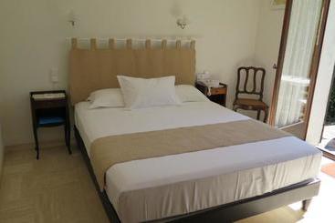 هتل Hôtel Cap Soleil