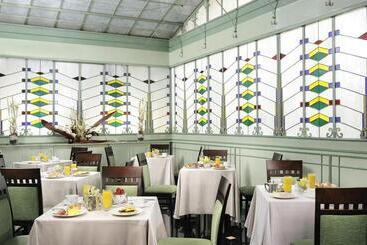 בית מלון כפרי Alexandra