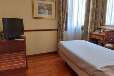 Phi Hotel Dei Medaglioni