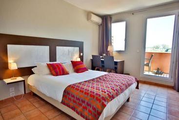 هتل Hôtel L Arapède