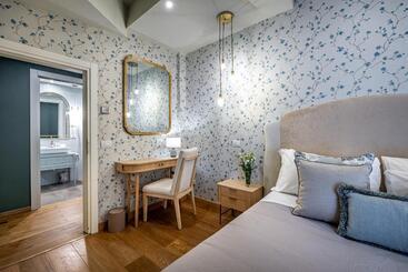 هتل La Scaletta Al Ponte Vecchio