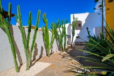 Hostal Doña Lola Marina