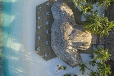 בית מלון כפרי Outrigger Maldives Maafushivaru Resort