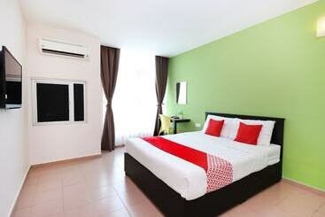 Отель De Kiara By Oyo Rooms