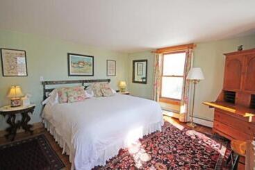 Отель Highland Lake Inn