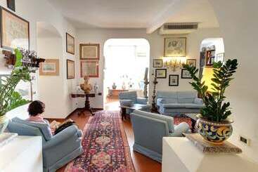هتل Villa Paradiso