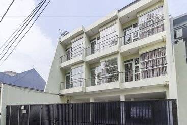 Pensão Reddoorz Near Pancoran