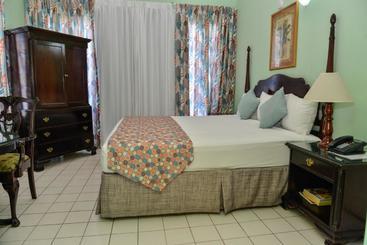 هتل Foote Prints On The Sands