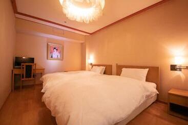 酒店 Iwakuni Kokusai Kanko