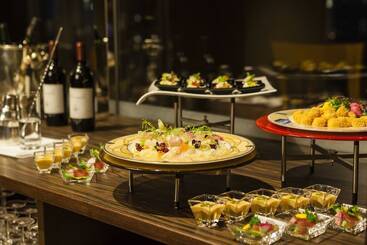 Kobe Bay Sheraton Hotel & Towers