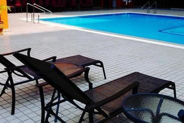 בית מלון כפרי Grand Continental Kuantan