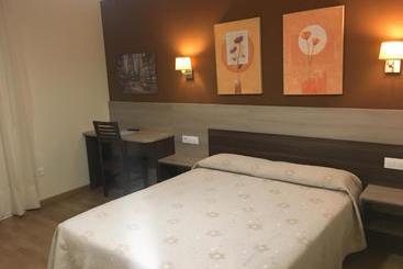 ペンション Pensión Begoña