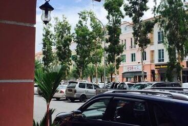 Отель 91 Street Boutique Inn