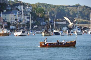 Пансион The Old Bridge House