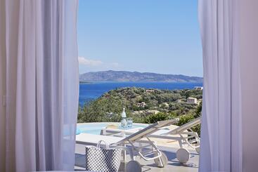 ツーリストアパートメント Villa Tatiana