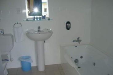 Anchorage Motel Apartments