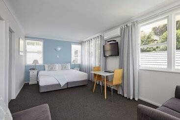 Asure Harbour View Motel And Water Front Apartments