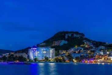 The Atrium Beach Resort And Spa, Ascend Hotel Collection