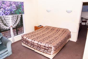 Cherry Tree Lodge Motel