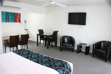 Отель Camelot On Ulster