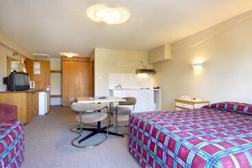 酒店 Earnslaw Lodge