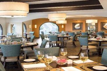 فندق Oyster Bay Beach Resort