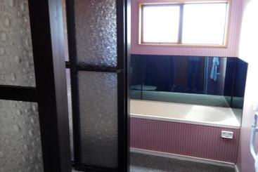 Larchwood Motel