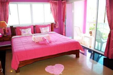 Отель Sairougn Seaview