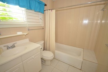 Idleawile Villa, 5br By Jamaican Treasures