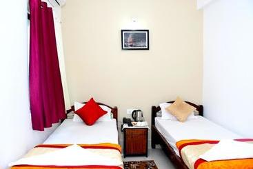 پانسیون Satiya Guest House