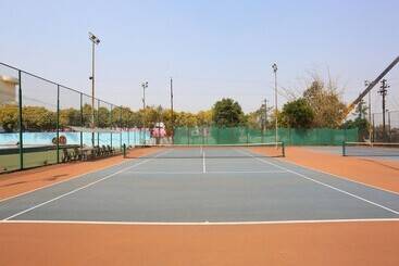 호텔 Queens Club Of India