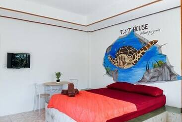 酒店 T And T House